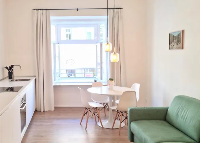 Rosa Apartment im historischen Zentrum